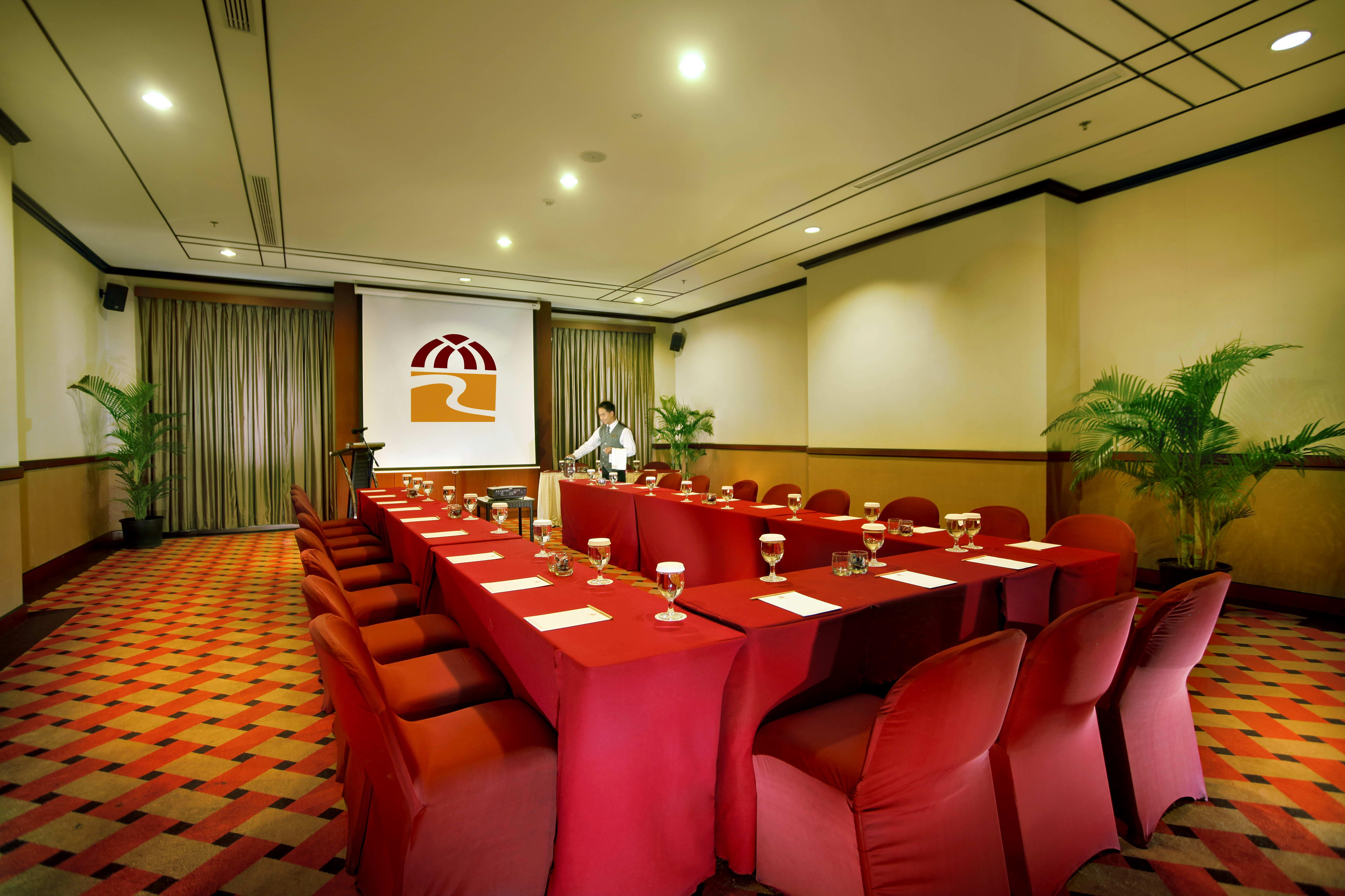 Redtop Hotel & Convention Center Джакарта Экстерьер фото