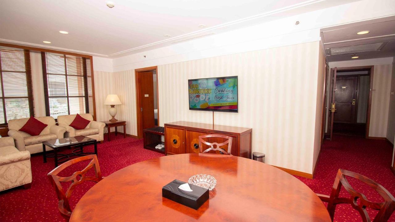 Redtop Hotel & Convention Center Джакарта Экстерьер фото